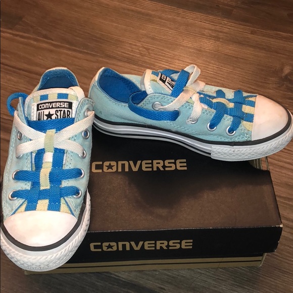 girls light blue converse